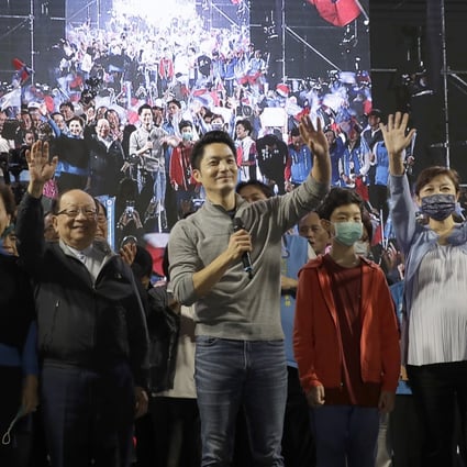 The 43-year-old great-grandson of late leader Chiang Kai-shek, Wayne Chiang Wan-an, won Taipei’s mayoral race, sweeping aside veteran opponents on Saturday, as voters focused on other pressing issues such as air pollution and bad traffic. Photo: AP 