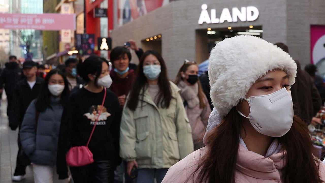 South Korean street vendors eagerly await Chinese tourists amid tit-for-tat Covid travel measures