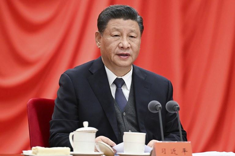 ENG_CHN_RevolvingDoor_01052023.2.jpg