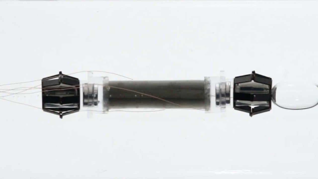 Chinese scientists develop robot worm to explore engine pipes