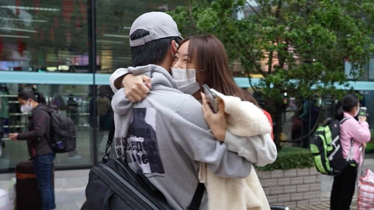 Emotional reunion for Hong Kong-mainland couple as border reopens