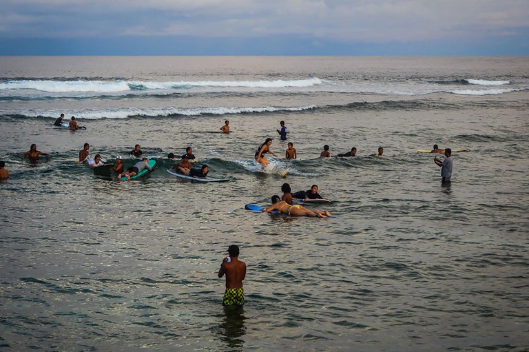surf.jpeg surf.jpeg