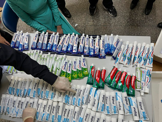Vietnamese police release flight attendants caught carrying illegal drugs from Paris 1 vietnamese police release flight attendants caught carrying illegal drugs from paris