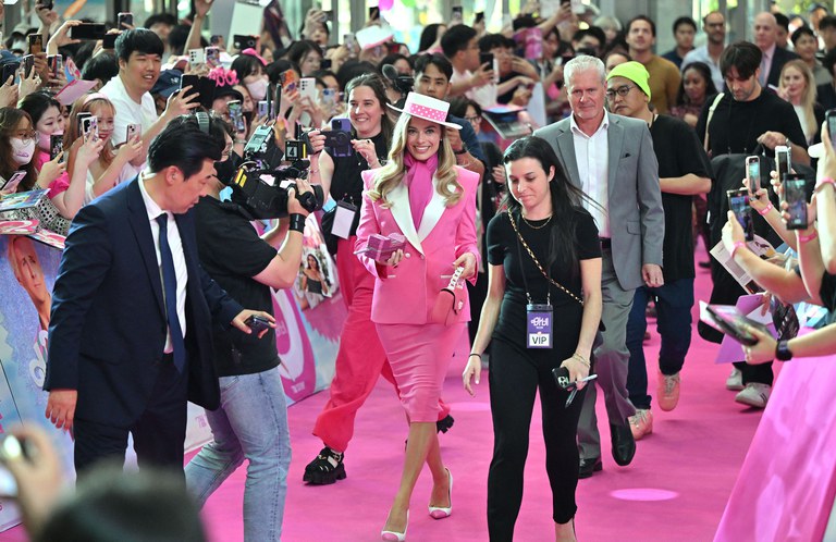 ENG_VTN_BARBIE_07052023_03.jpg Australian actor Margot Robbie walks during an event to promote the Warner Bros. film "Barbie" in Seoul, July 2023. Credit: Jung Yeon-je/AFP