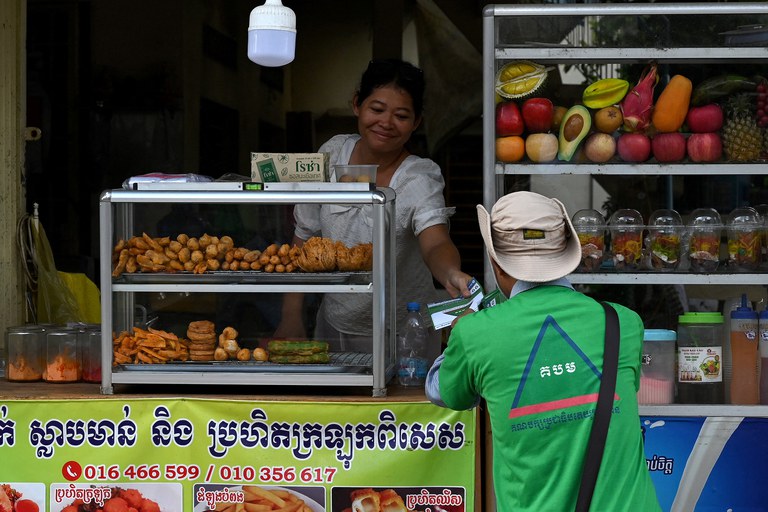 ENG_KHM_GarethEvansQA_07222023.4.jpg ENG_KHM_GarethEvansQA_07222023.4.jpg