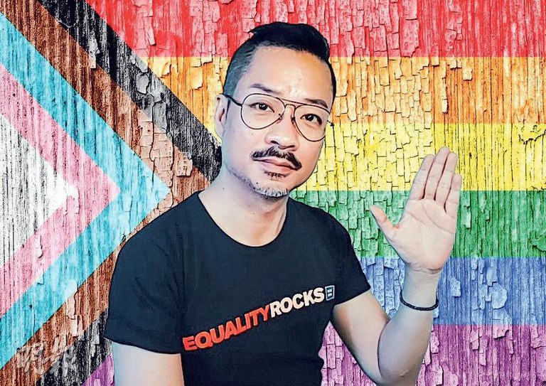 ENG_CHN_RTHKLGBTQ+_07242023.2.jpeg In a Facebook post, “We Are Family” anchor Brian Leung thanked listeners and said it was "dark times" for equal rights, rather than the end of the road. Credit: Provided by Xiyan Zhan/RFA