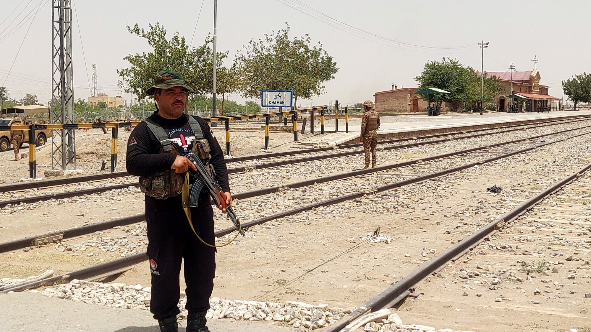 Pakistani security officials inspect the Chaman Railway Station after a bomb was found in July 2023. Several insurgency groups operate in the Balochistan region. photo: EPA-EFE