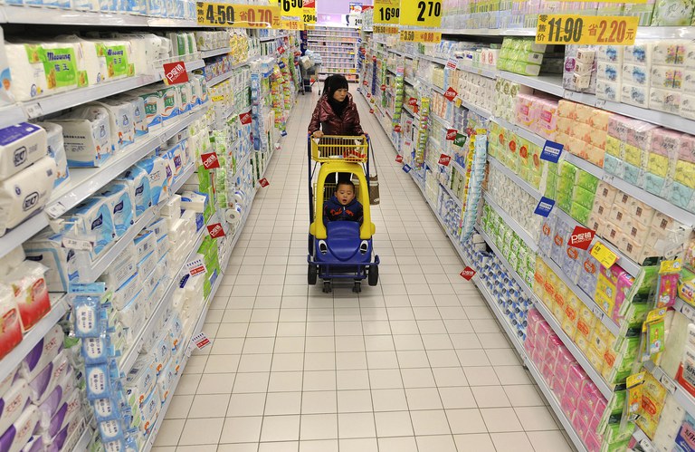 2010-04-15T120000Z_1258754297_GM1E64F15S001_RTRMADP_3_CHINA-ECONOMY.JPG 2010-04-15T120000Z_1258754297_GM1E64F15S001_RTRMADP_3_CHINA-ECONOMY.JPG