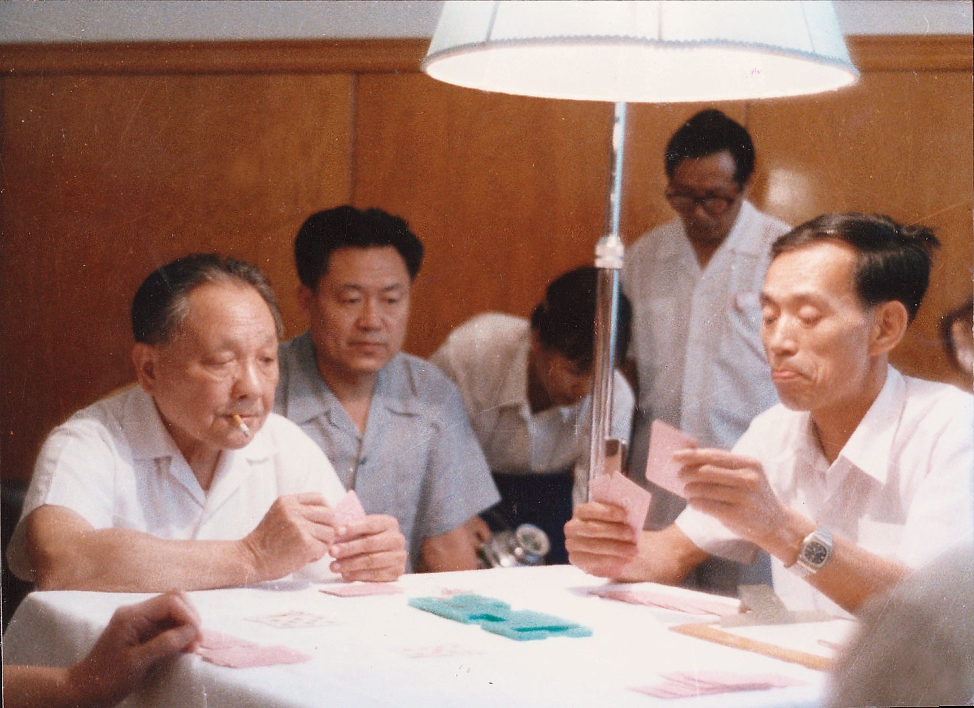 Guandan has several advantages over other card games like bridge, which was enjoyed by Deng Xiaoping (left), seen here playing with his comrades in 1984. Photo: Xinhua