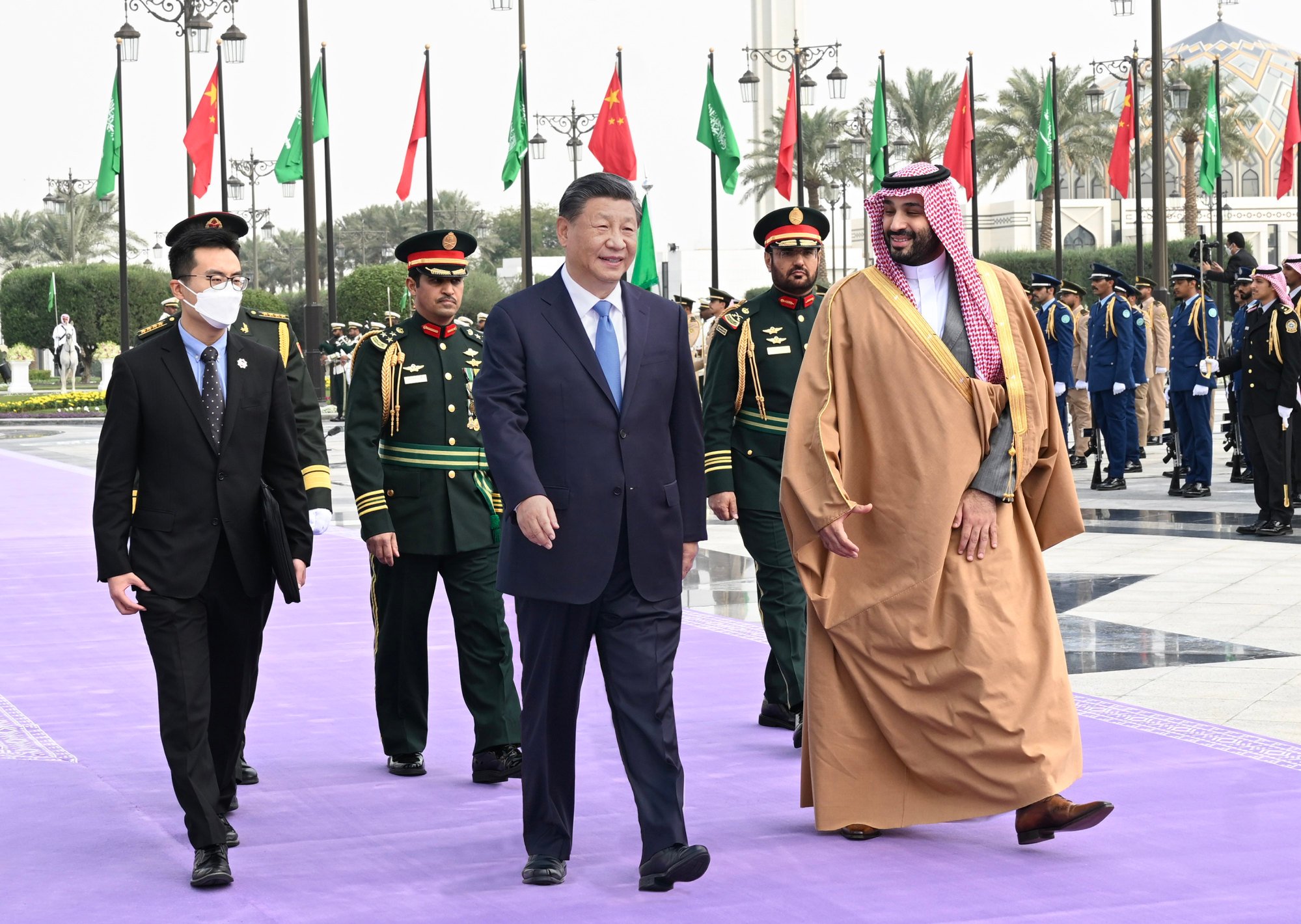 Saudi Crown Prince Mohammed bin Salman (right) welcomes Chinese President Xi Jinping (centre) at the royal palace in Riyadh, Saudi Arabia in December. Photo: Xinhua via ZUMA Press