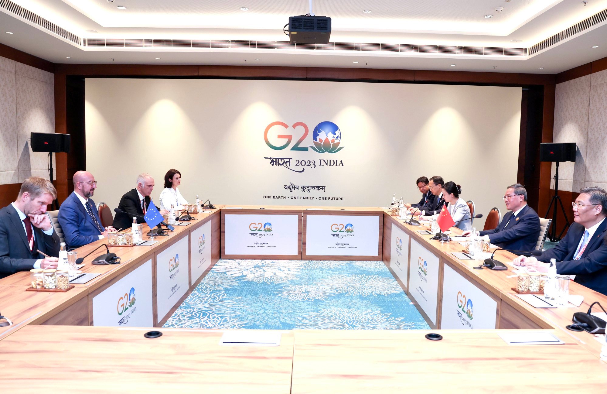 Chinese Premier Li Qiang meets European Council President Charles Michel on the sidelines of the G20 summit. Both sides underscored the importance of a coming summit. Photo: Xinhua