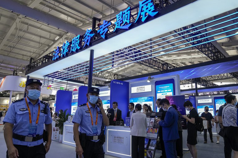 ENG_CHN_ForeignInvestorsLeave_09212023.3.jpg ENG_CHN_ForeignInvestorsLeave_09212023.3.jpg