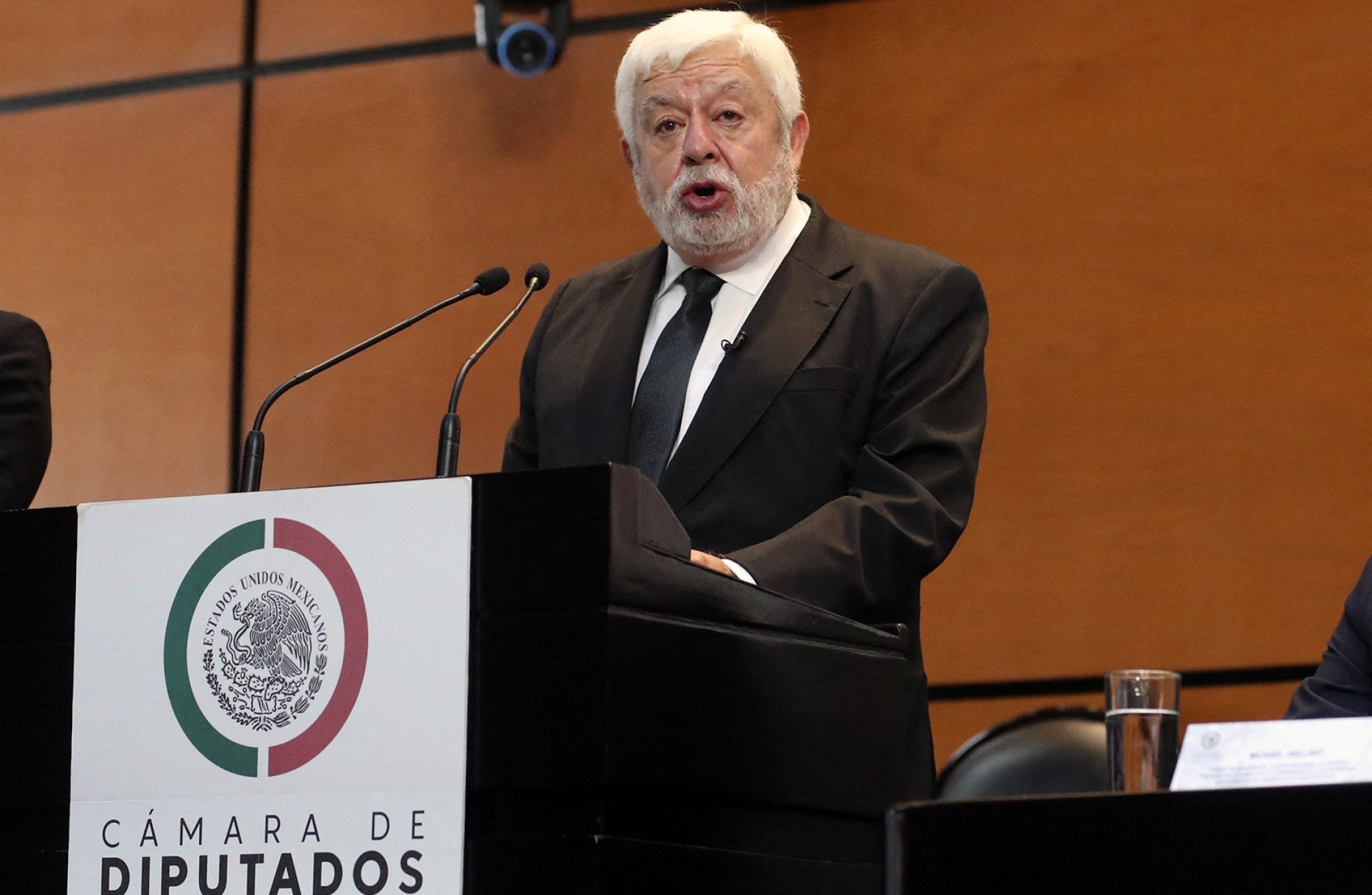 Mexican ufologist Jaime Maussan showed the bodies to a Mexican congress hearing. Photo: AFP chinas space authorities say no proof aliens exist after mexican congress shown extraterrestrial corpses 1
