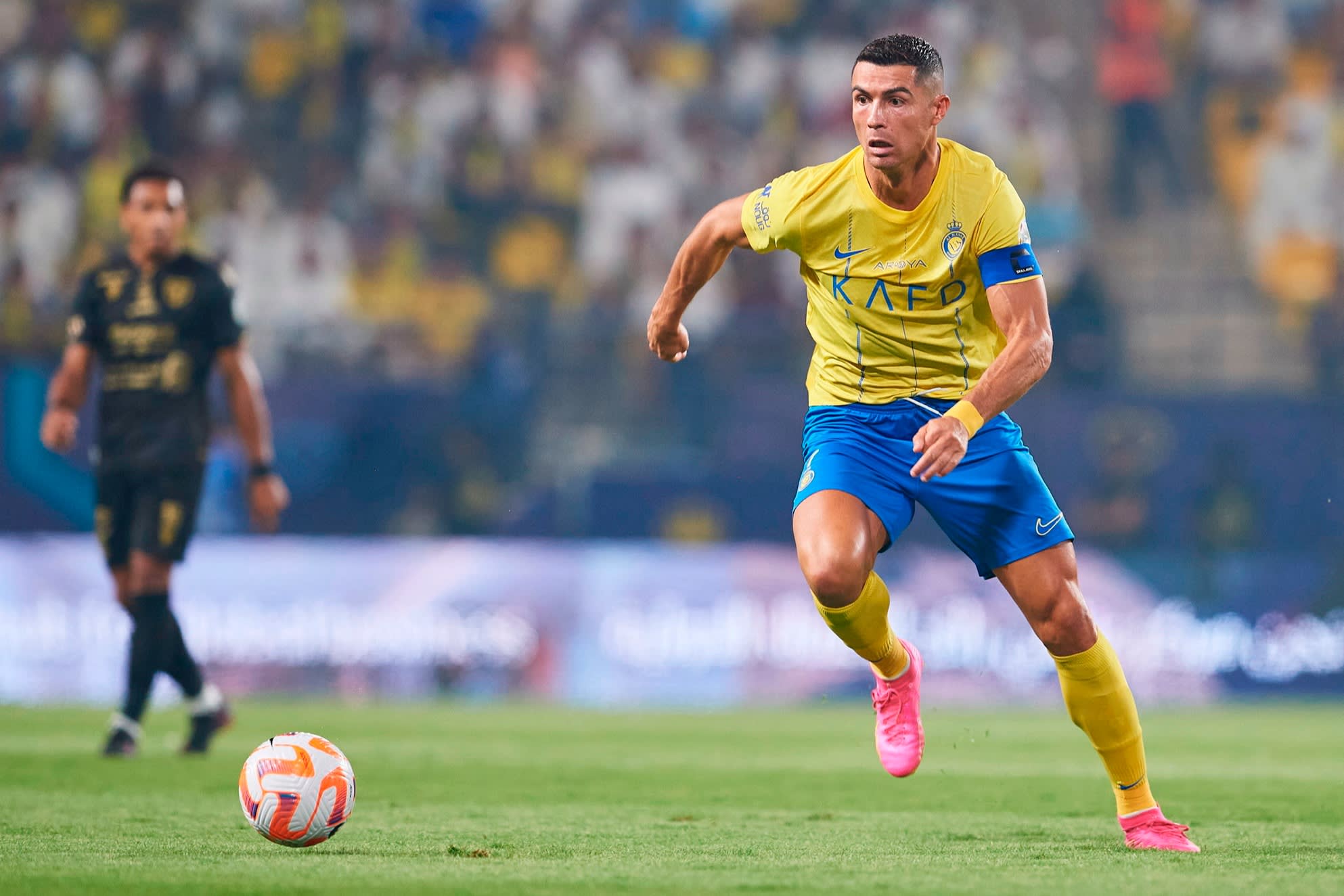 Cristiano Ronaldo flies in to offer Iranians rare glimpse of football’s elite 1 cristiano ronaldo flies in to offer iranians rare glimpse of footballs elite
