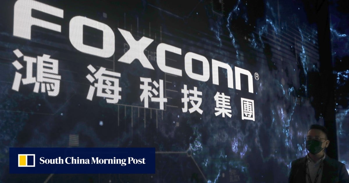 Foxconn offers higher hourly rates for workers in Shenzhen at its Huawei production unit than its iPhone operation 1 foxconn offers higher hourly rates for workers in shenzhen at its huawei production unit than its iphone operation 1