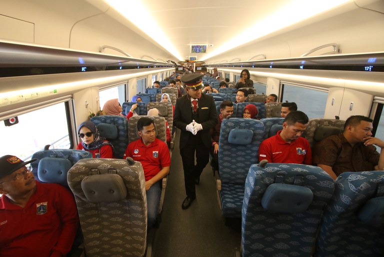 ID-train-6.jpg ID-train-6.jpg