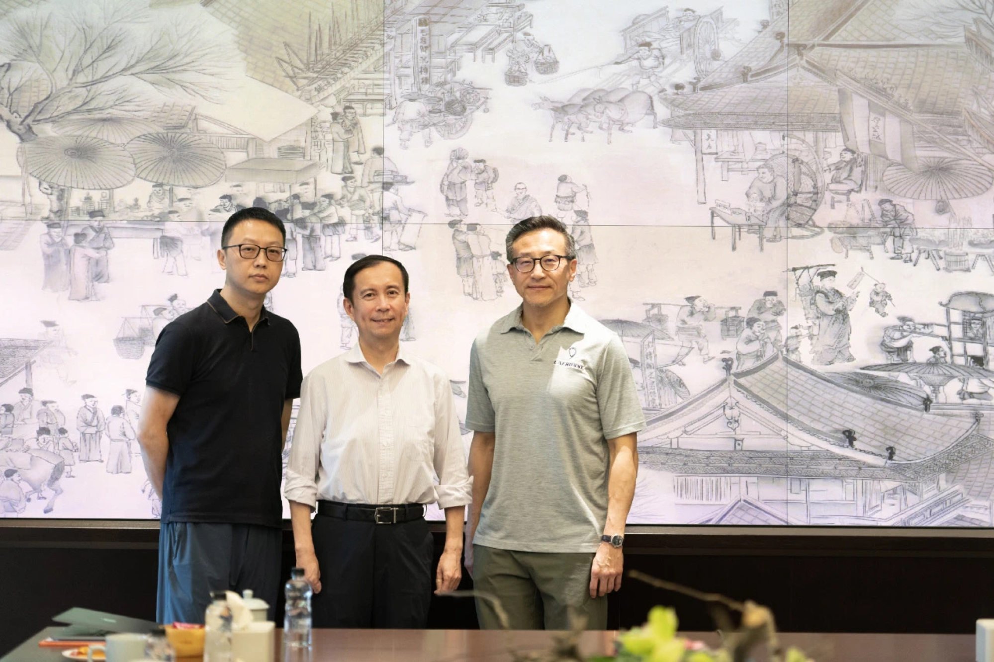 Daniel Zhang Yong (centre) has handed over the reins of Alibaba to chairman Joe Tsai (right) and CEO Eddie Wu Yongming (left). Photo: Handout new alibaba ceo eddie wu sharpens focus on ai and users amid leadership reshuffle and spin off efforts 1