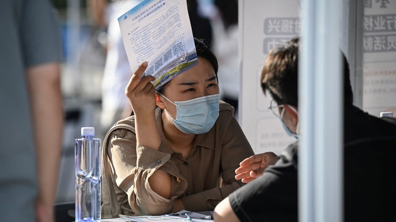 china jobs civil service in high demand amid economic slowdown as record 2 83 million apply for