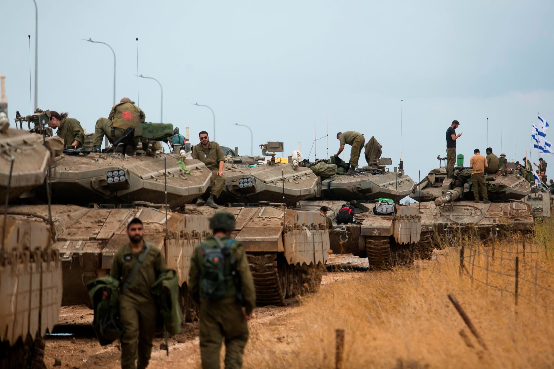 Israeli armoured formations near the border with Lebanon