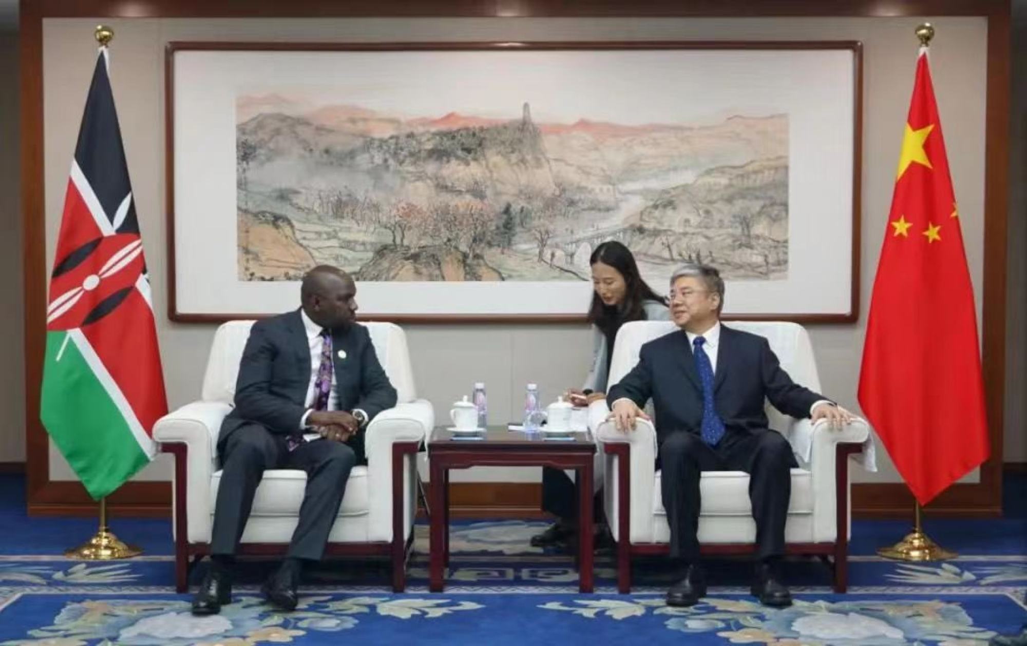 Kenyan transport head Kipchumba Murkomen with CIDCA vice-chairman Tang Wenhong in Beijing last month. Photo: Transport Ministry