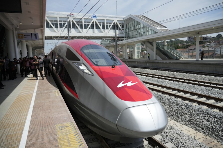 AP23275147825009.jpg