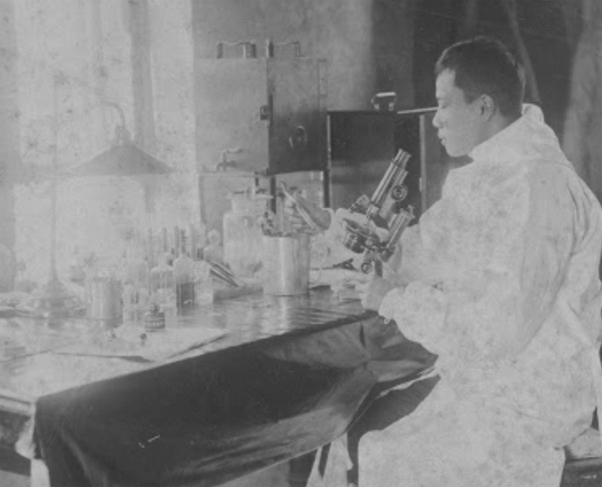 The lab is named after the pioneering Chinese-Malaysian doctor Wu Lien-Teh, pictured in a laboratory in Harbin in 1911. Photo: Courtesy of the family of Wu Yu-lin