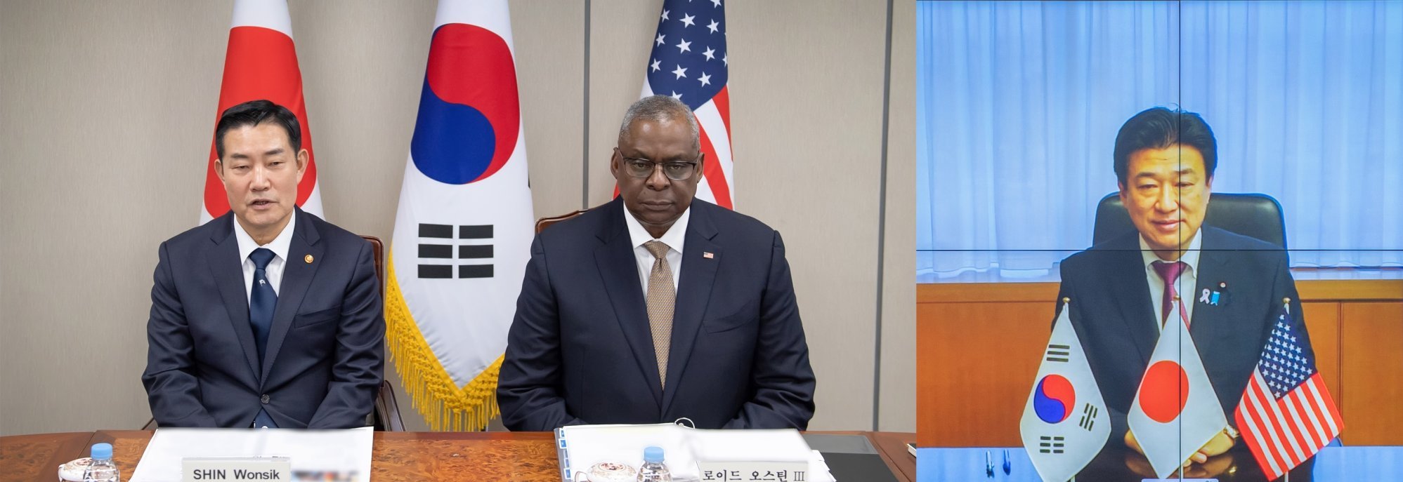 Defence chiefs (from left) Shin Won-sik, Lloyd Austin and Minoru Kihara, met as part of South Korea, the US and Japan’s trilateral partnership. They issued a statement stressing the “importance of peace” in the Taiwan Strait. Photo: EPA-EFE/South Korea Ministry of Defence