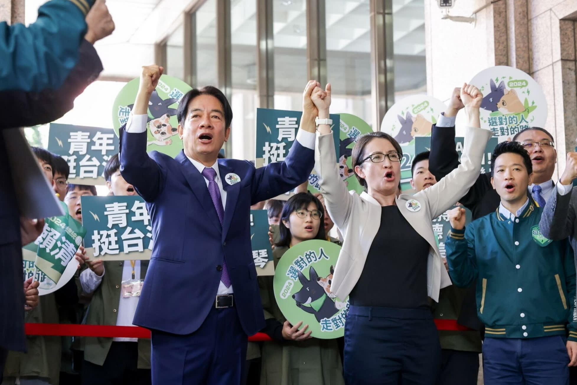 Lai Ching-te, left, Taiwan’s vice-president and candidate for the ruling Democratic Progressive party, and his running mate Hsiao Bi-khim, right, Taiwan’s former quasi-ambassador to the US, in Taipei on Tuesday