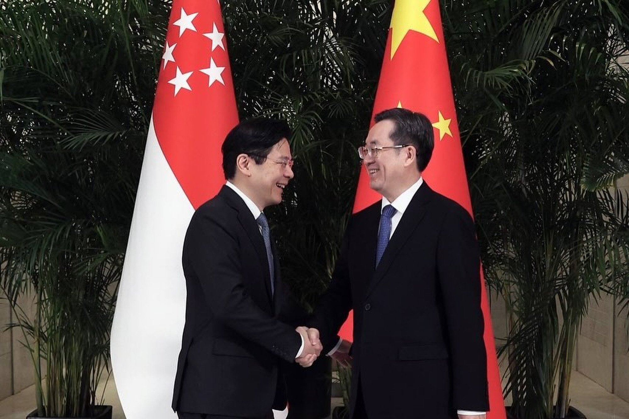 Singapore’s Deputy Prime Minister Lawrence Wong (left) meets Chinese Vice-Premier Ding Xuexiang in Tianjin. Photo: Instagram/lawrencewongst