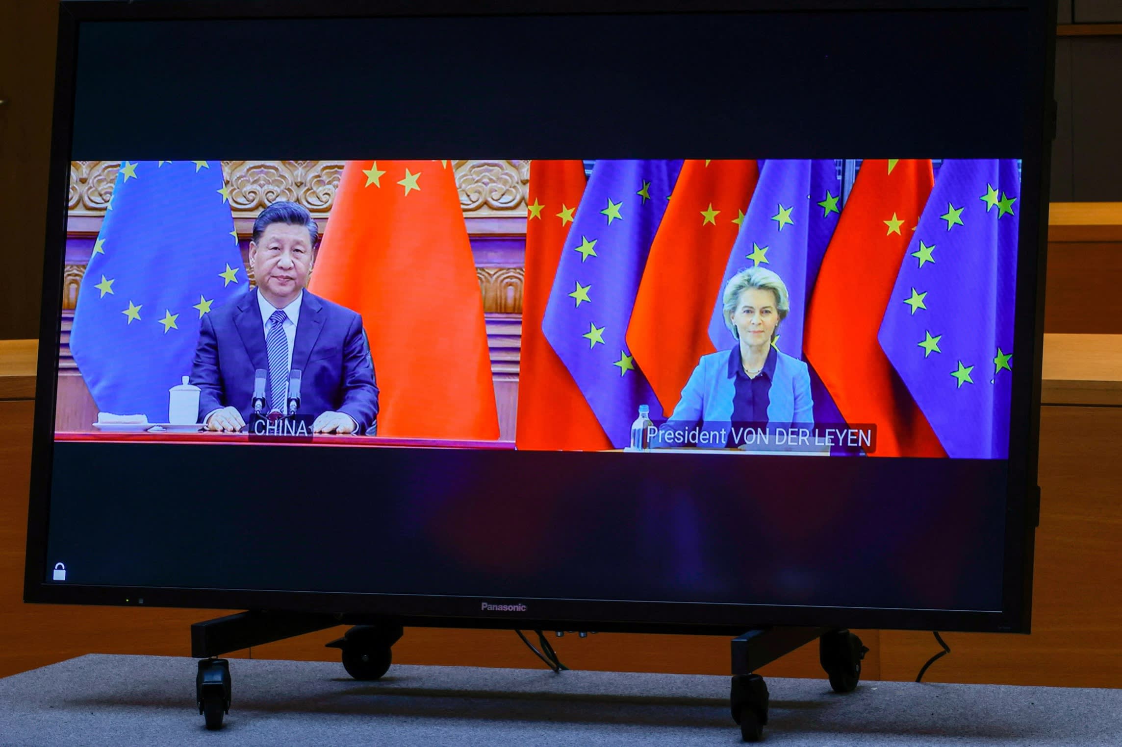 Xi Jinping and Ursula von der Leyen at an EU-China summit in April 2022
