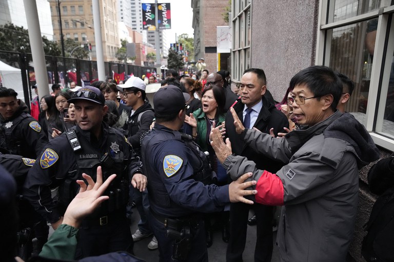 ENG_CHN_HKLongArm_12182023.3.jpg ENG_CHN_HKLongArm_12182023.3.jpg