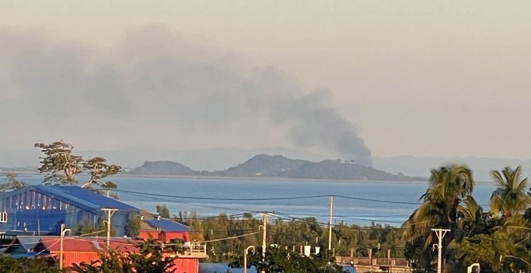 ENG_BUR_IntenseFighting_12012023.2.jpg Smoke rises over Pauktaw township, Nov. 23, 2023, seen from Sittwe (Citizen journalist)