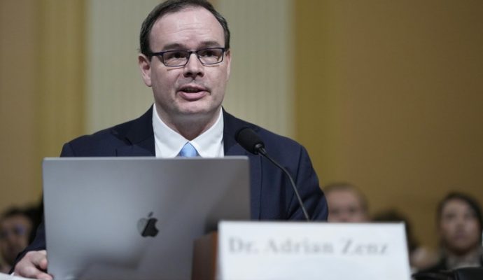 us sanctions chinese officials over uyghur abuse