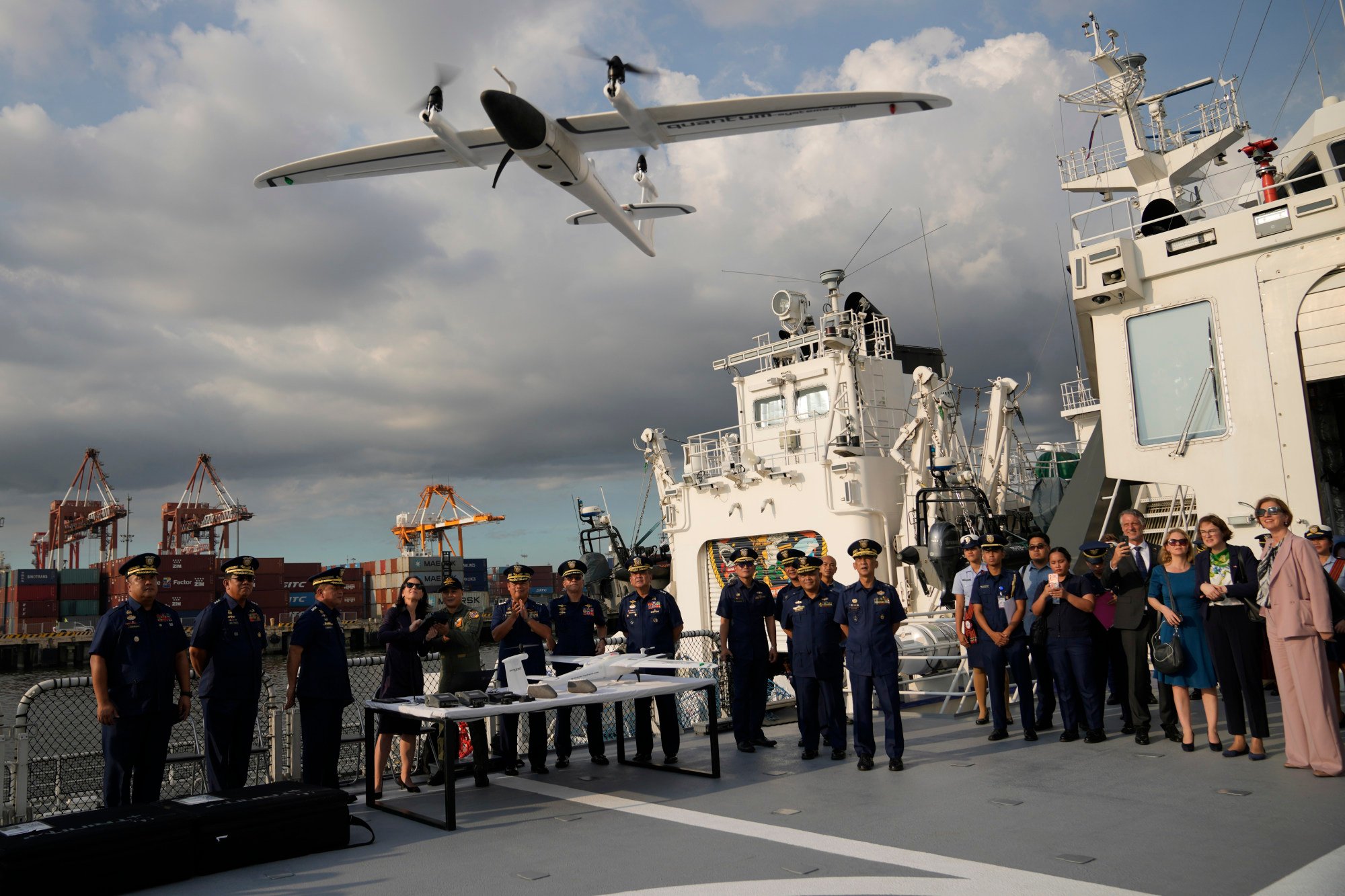 Baerbock tests a drone that Germany donated to the Philippines during her visit to the country. Photo: AP