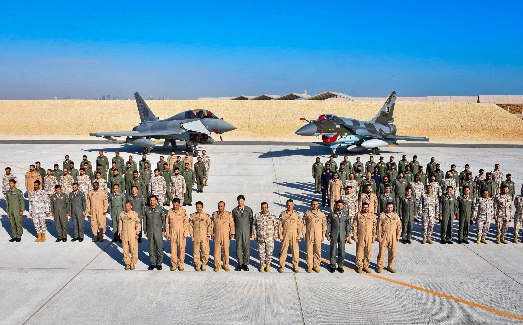 Pakistan Air Force and Qatar Emiri Air Force personnel prepare for the Zilzal-II exercise in Qatar on January 10. Photo: X/ @DGPR_PAF