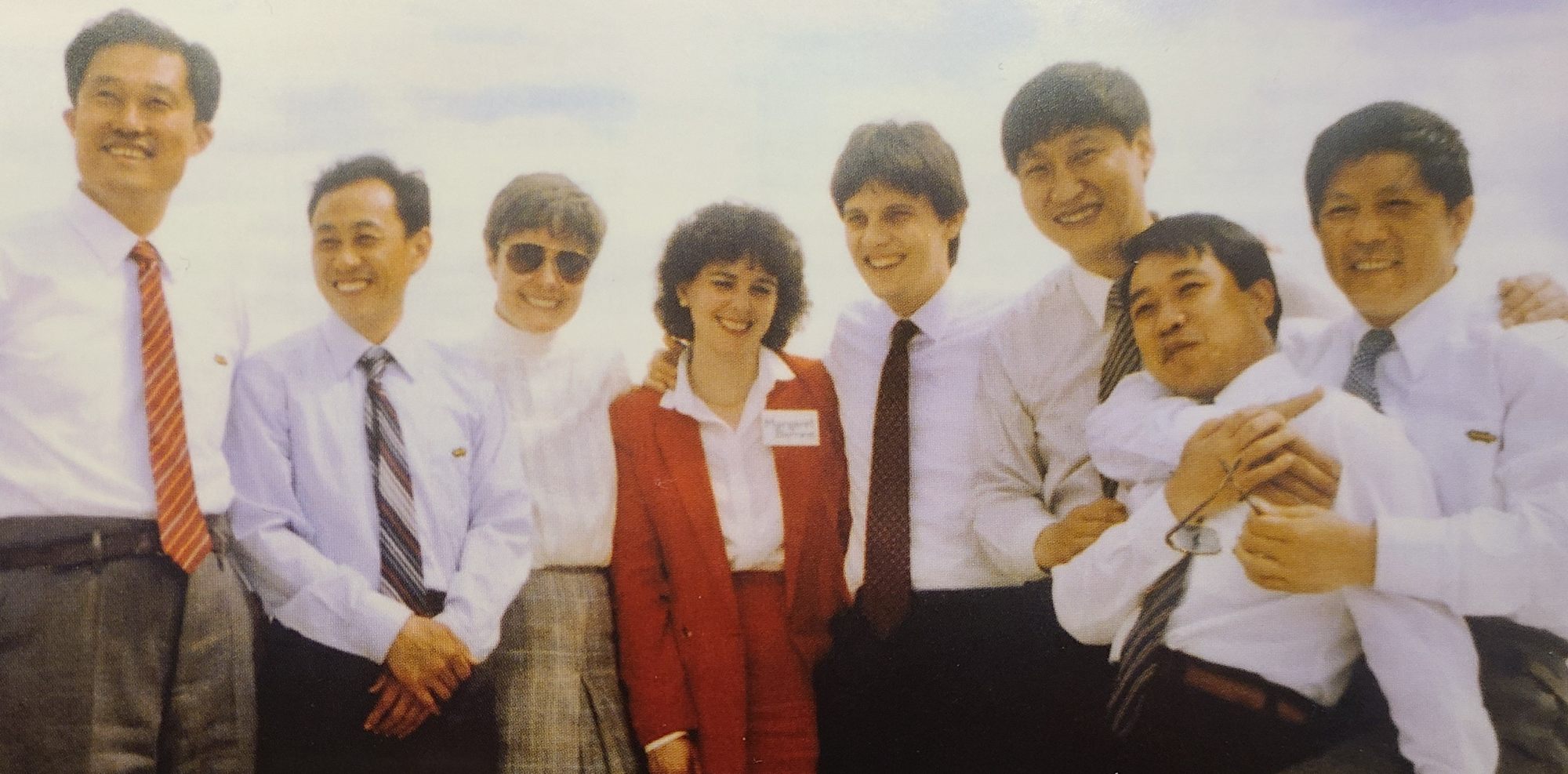 Chinese President Xi Jinping (third from right) and his American friend Sarah Lande (third from left) are shown during Xi’s 1985 trip to Iowa to learn about US agricultural production. Photo: “Old Friends: The Xi Jinping-Iowa Story”