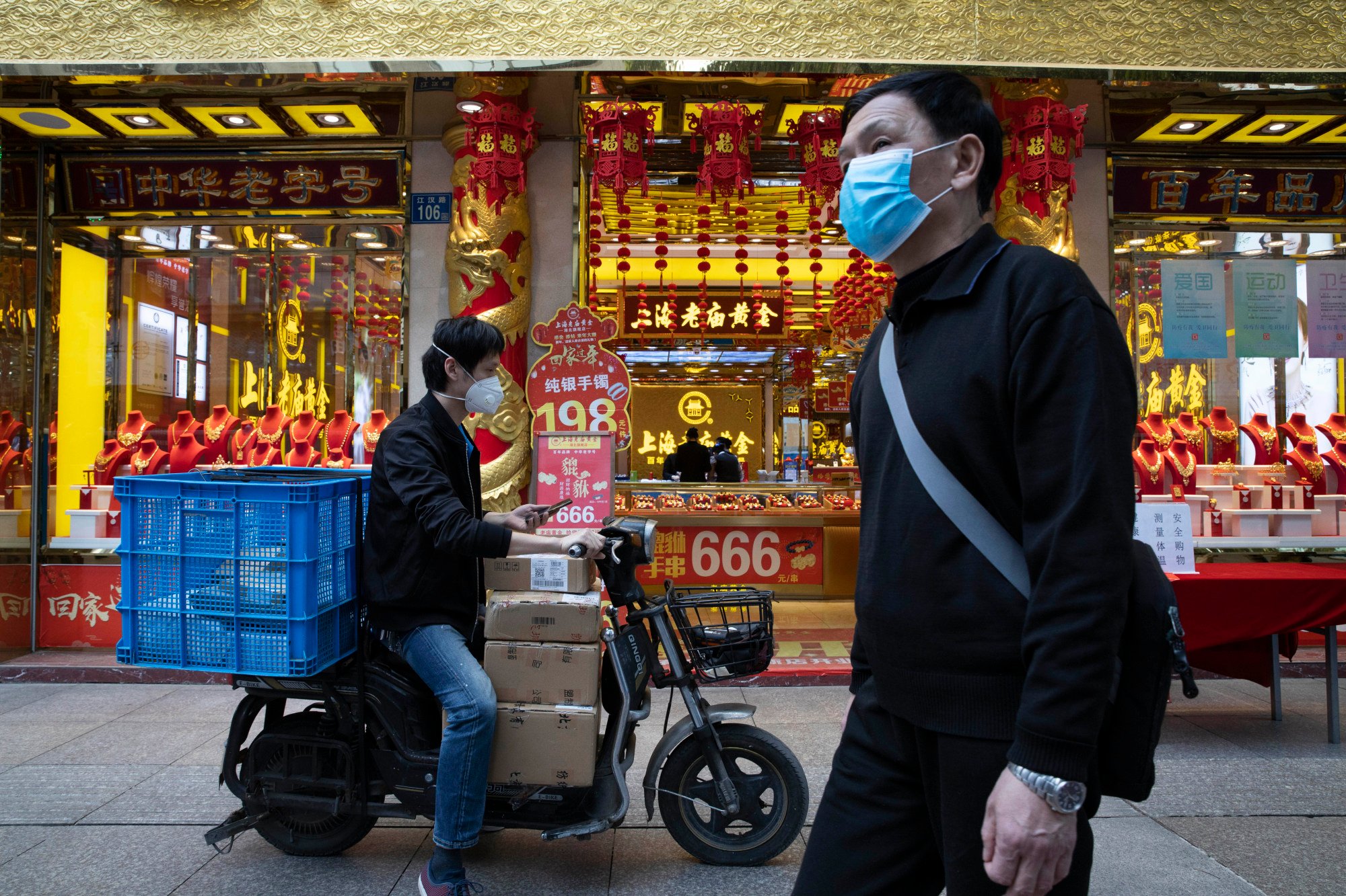 Jewellery businesses in China have ramped up their investment in third and fourth-tier cities. Photo: AP