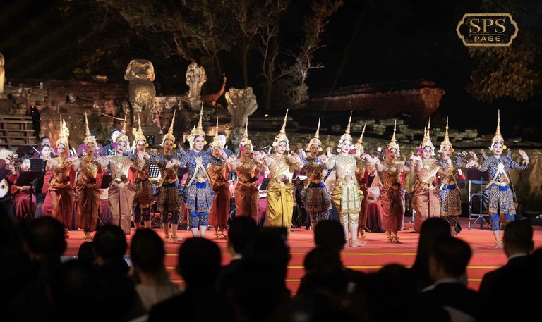 Cambodian dancers.jpeg Cambodian dancers.jpeg
