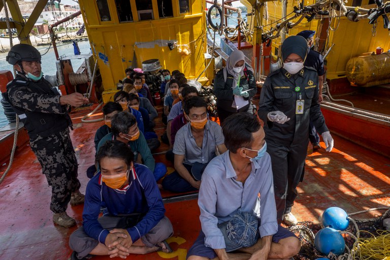 Viet fishermen (1).jpg Viet fishermen (1).jpg