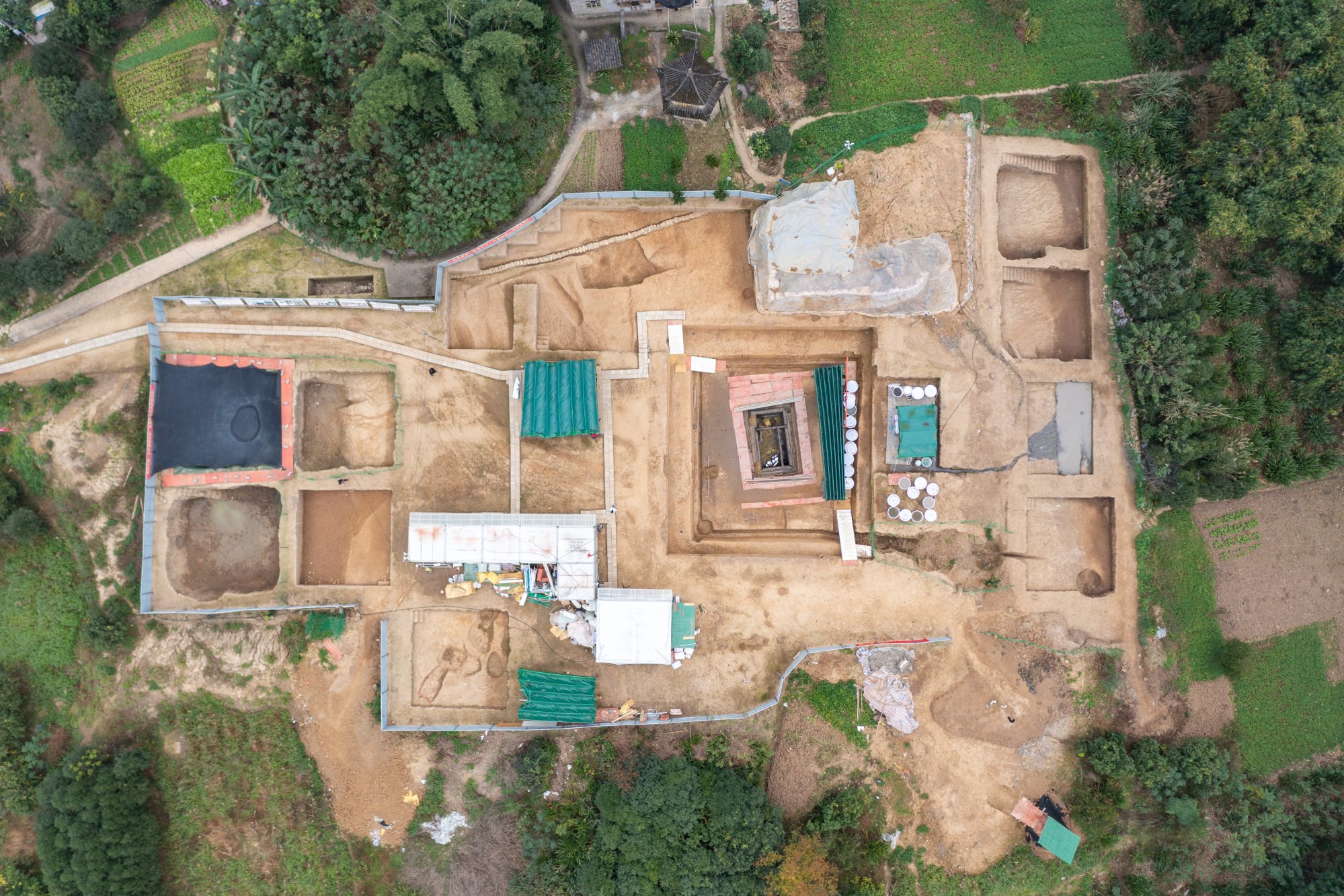 This aerial photo shows the archaeological site of a tomb dating back to the Western Han dynasty (202 BC - 25 AD) in Wulong district of southwest China’s Chongqing municipality. Photo: Xinhua/Huang Wei