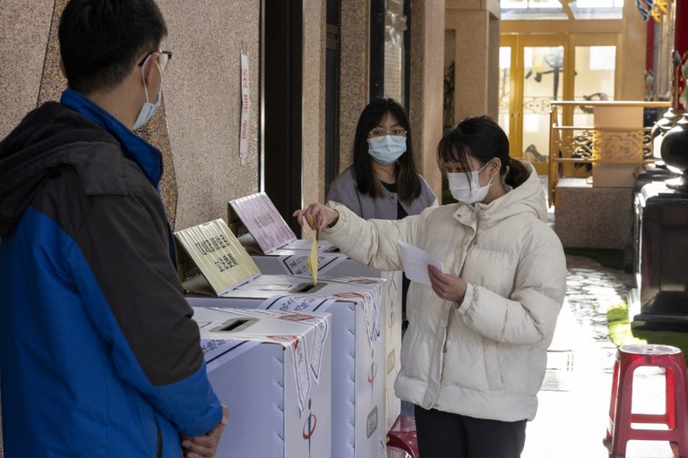 ENG_CHN_TWPollOpen_01132024_3.jpg ENG_CHN_TWPollOpen_01132024_3.jpg