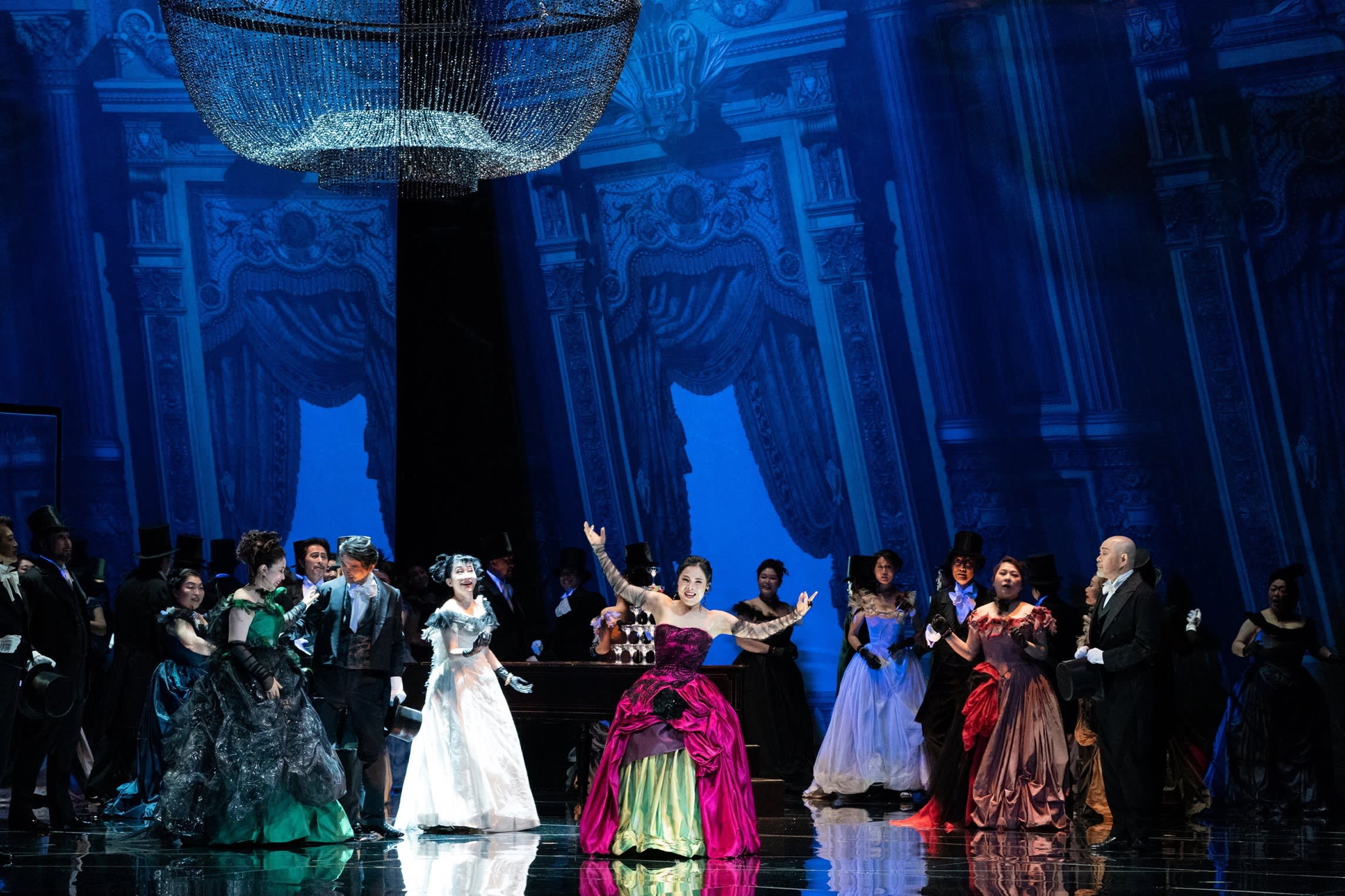 The cast of ‘La Traviata’ on staage at the New National Theatre, Tokyo