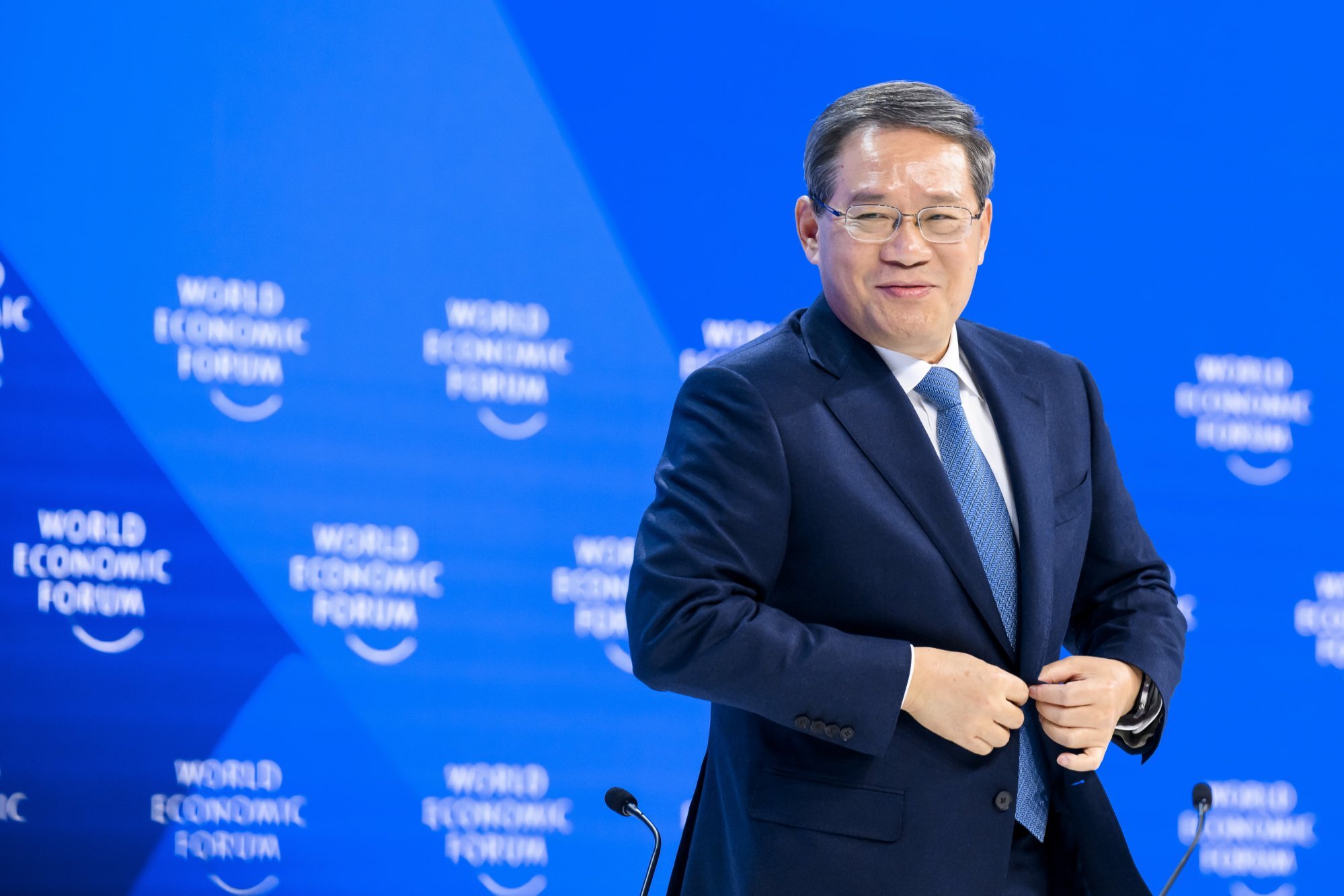 Li Qiang’s speech in Davos argued that the middle classes could act as a major engine of growth in future. Photo: EPA-EFE