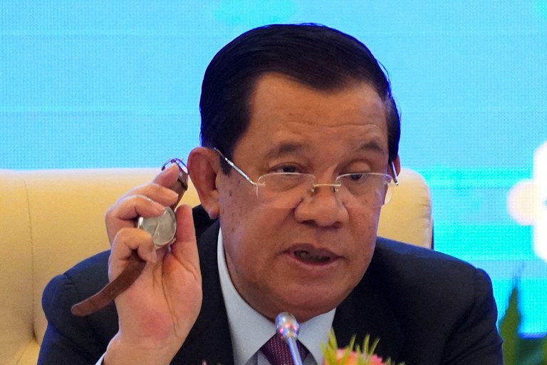 9 Hun Sen watch2.JPG 9 Hun Sen watch2.JPG