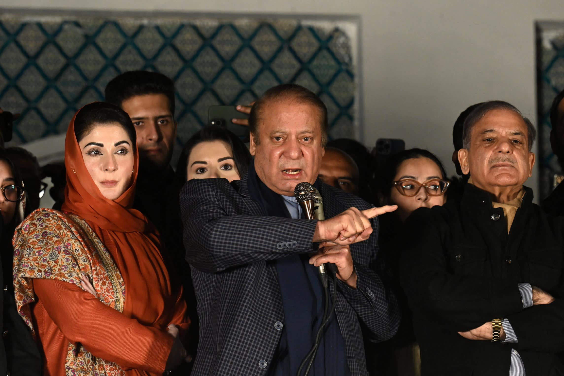 Pakistan’s former prime minister Nawaz Sharif flanked by family members