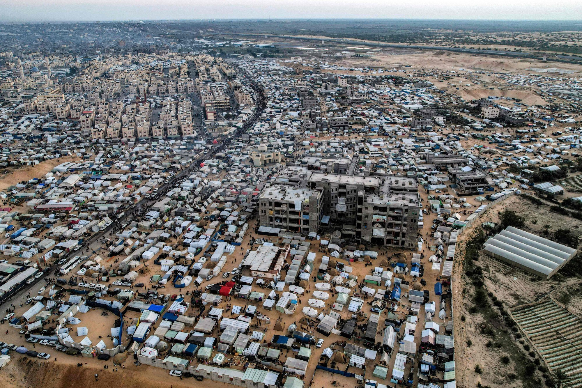 Tent camps of displaced Palestinians in Rafah in the southern Gaza Strip close to the border with Egypt. Photo: AFP