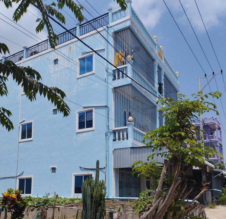 3 Hotel outside Golden Fortune.jpg 3 Hotel outside Golden Fortune.jpg