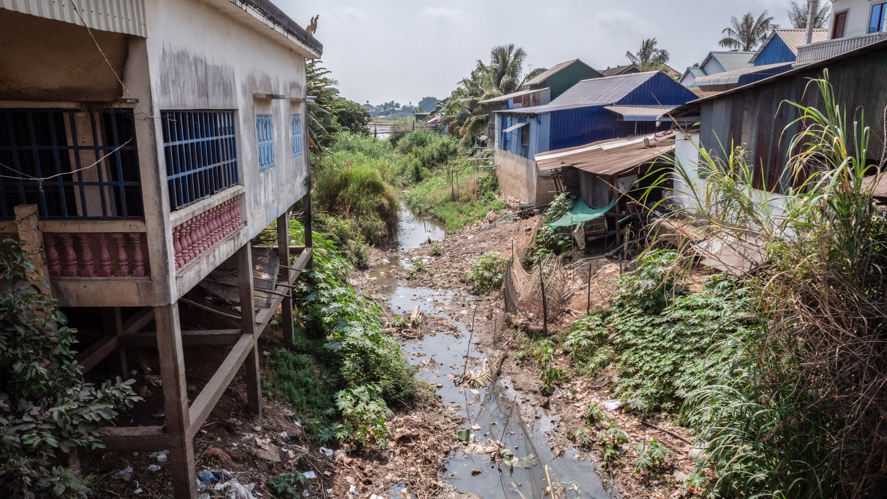 Buildings in a community in Kandal province