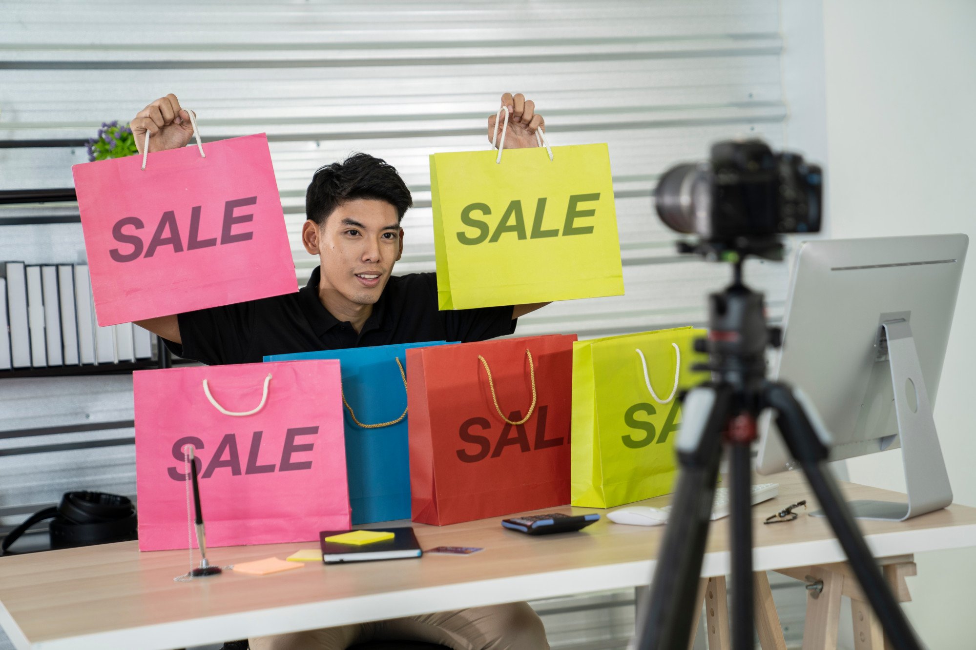 More than 40 per cent of mainland internet users considered short videos and live streams as their “primary consumption channel”, according to a 2023 survey by the state-run China Netcasting Services Association. Photo: Shutterstock