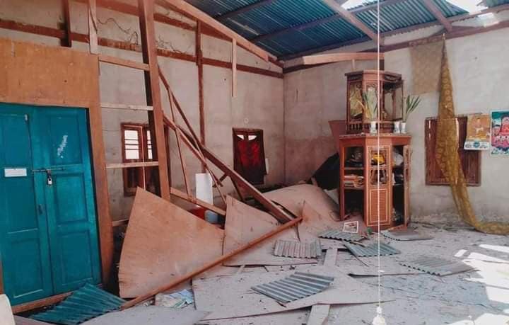 ENG_BUR_JuntaFighting_03062024.2.jpg An airstrike damaged this building in southern Shan state on March 2, 2024. (PNLA News & Information Department)